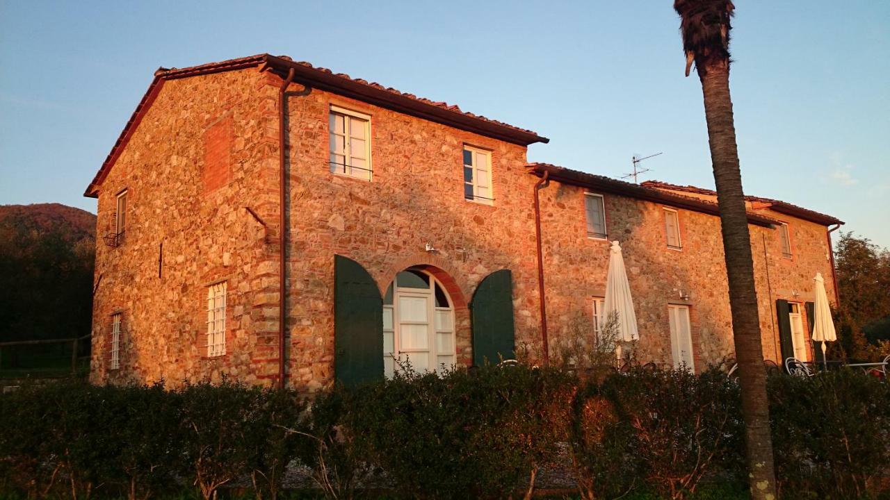 Accogliente Alloggio Con Vista E Piscina Λούκα Εξωτερικό φωτογραφία