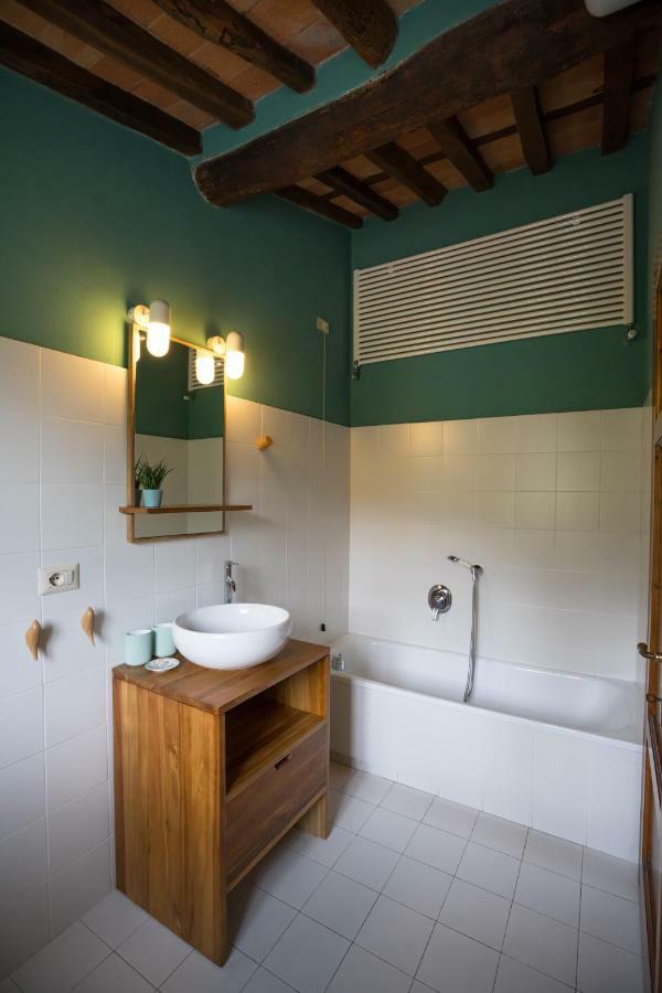 Accogliente Alloggio Con Vista E Piscina Λούκα Εξωτερικό φωτογραφία